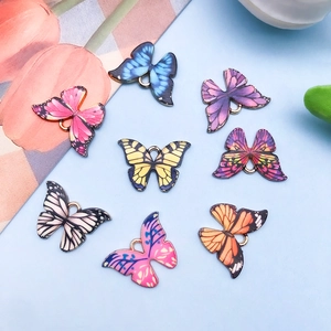 Set aus 8 bunten Schmetterlings-Anhängern aus Legierung für DIY-Schmuckherstellung