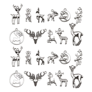 Antique silver reindeer alloy pendants for DIY jewelry making and craft charms