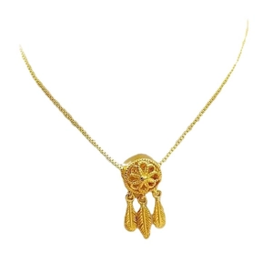 Elegante collana con ciondolo a piuma acchiappasogni placcata in oro 18k per donna boho