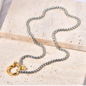Minimalist 18k gold plated stainless steel box chain necklace with U-shaped carabiner clasp