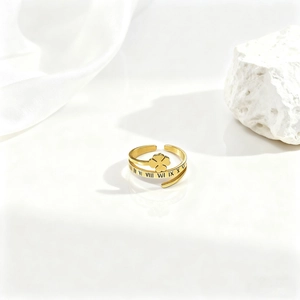 Anillo abierto bohemio dorado con trébol de cuatro hojas y números romanos