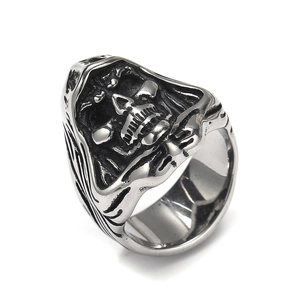Retro punk skull ring in silver titanium steel with vintage gothic embossed details