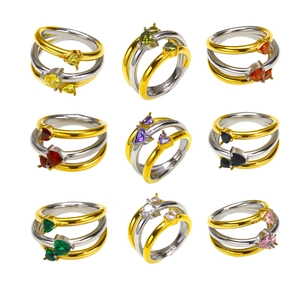 Anello a tre strati in acciaio al titanio con zirconi a cuore in nove diversi colori