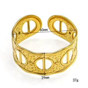 Retro hammered texture 18k gold plated stainless steel open bangle with cutout design