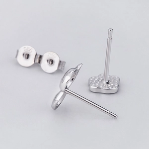 Pendientes de pétalos en plata S925 con micro pavé de circonitas cúbicas brillantes