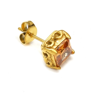Boucles d'oreilles carrées en zircon doré avec motif chaîne ajourée et feuille en titane