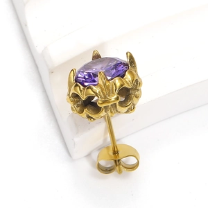 Clou d'oreille couronne dorée avec une grande pierre de zircone violette facettée