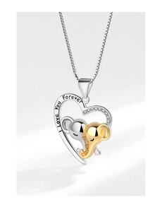 Dettaglio della collana a cuore con elefanti bicolore e incisione I Love You Forever