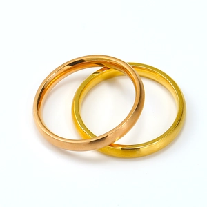 Anillo Minimalista De Acero Inoxidable Con Superficie Cepillada Para Mujer Bañado En Oro De 18K Banda Elegante Sencilla Joyería Versátil Para Diario