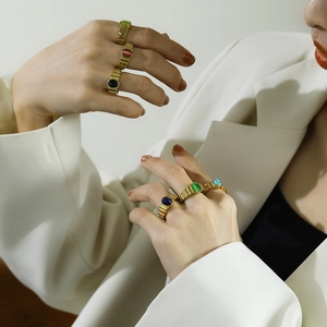 Anello Sigillo in Acciaio al Titanio Placcato Oro 18K Stile Vintage INS Francese Pietra Occhio di Gatto Ovale Turchese Donna