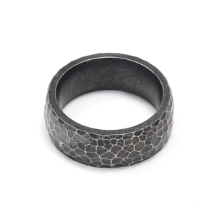 Retro Hammerschlag-Ring aus Titanstahl mit Bienenwabenmuster und Vintage-Finish für Herren