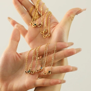 Elegant Infinity Symbol Pendant Necklace Gold Plated Stainless Steel Rhinestone Fashion Jewelry For Women Dating Gift