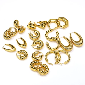 Collection de boucles d'oreilles créoles dorées géométriques de styles vintage variés