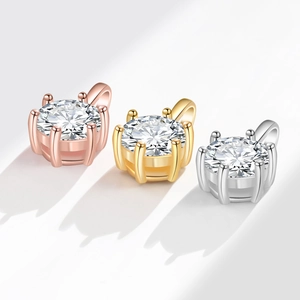 Colliers classiques en or 18 carats avec pendentifs moissanite 1 carat en trois coloris divers