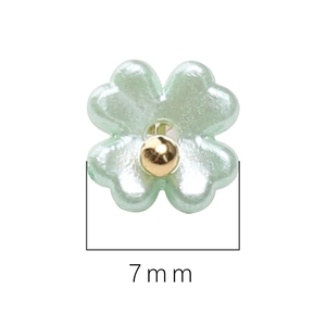 Colgante flor de lirio de los valles de perla acrílica verde menta 7mm con cuenta oro