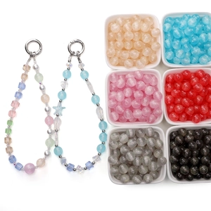 Kit de perles en résine pailletées DIY avec lanières de téléphone et anneaux en métal