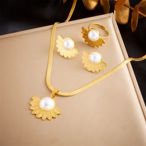 Vintage Fan Shaped Jewelry Set Stainless Steel 18K Gold Plated Artificial Pearl Necklace Earrings And Ring For Women