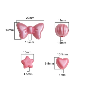Set di perline perlescenti rosa con forme di fiocco, stella e cuore per gioielli fai-da-te