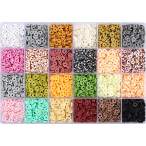 Set mit 24 Fächern aus bunten Polymer-Heishi-Perlen für DIY-Schmuckherstellung