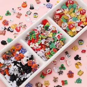 Cartoon Harzanhänger für DIY-Bastelarbeiten mit Weihnachts- und Halloween-Motiven