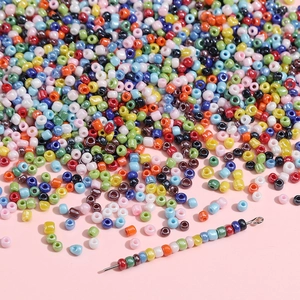 Mélange de perles de rocaille colorées pour bijoux DIY avec outil aiguille à enfiler