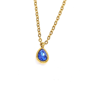 Collier de luxe doré avec pendentif en zircon bleu poire sur une chaîne délicate