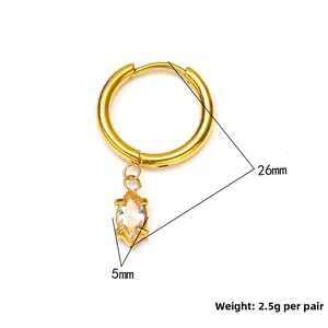 Boucles d'oreilles minimalistes en titane plaqué or 18k avec zircon ovale marquise