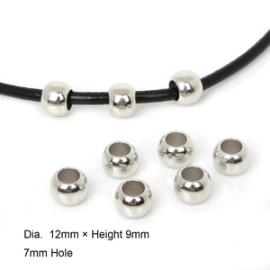 Detailansicht der 12mm silbernen CCB-Abstandsperlen für DIY-Schmuckherstellung
