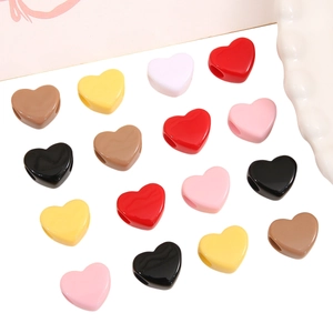 Perline colorate in acrilico a forma di cuore con fori per gioielli e collane fai da te