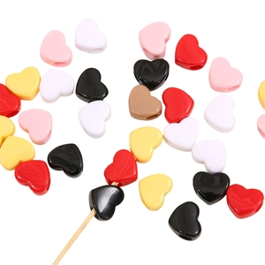 Perline colorate a cuore in acrilico con fori per gioielli DIY e accessori