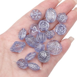 Détails de perles en acrylique dépoli violet de diverses formes florales et de coeurs