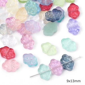 Detailopname van 9x13mm parelmoer glazen wolkkralen voor handgemaakte sieraden DIY