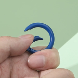 Dunkelblaue runde Legierungsschnalle mit 360-Grad-Federring für DIY Schlüsselanhänger Zubehör