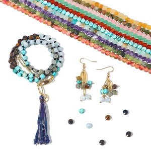 Set collana e bracciale in pietre naturali sfaccettate con nappa blu e ciondolo albero