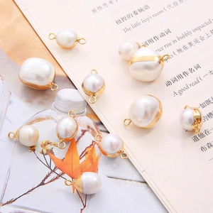 Pendentif en perle de nacre naturelle avec bordure dorée et doubles boucles pour bijoux DIY
