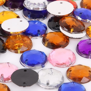 Gekleurde ronde acryl naai-steentjes met dubbele gaten voor kleding en diy-projecten