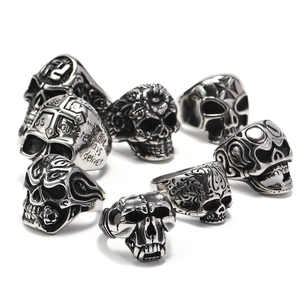 Anello Teschio Vintage Gotico in Acciaio al Titanio Invecchiato Punk Scheletro Croce Anello da Dito per Uomo Donna Gioielli Halloween