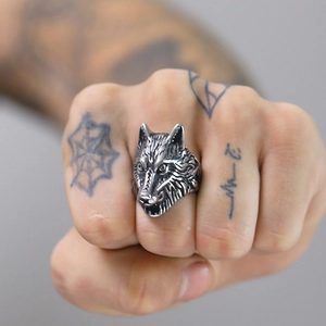 Vintage punk style wolf head ring in polished silver stainless steel for men