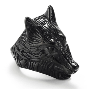 Vintage gothic wolf head ring in black stainless steel with realistic carved fur texture