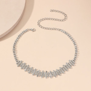 Funkelndes Silber-Strass-Collier für Damen mit breitem Netzdesign und verstellbarem Kettenverschluss