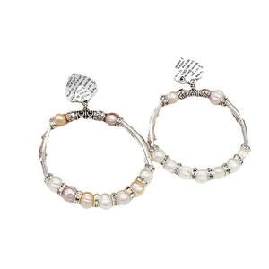 7-8mm Süßwasserperlenarmband mit Herzanhänger und versilberten gebogenen Rohrelementen