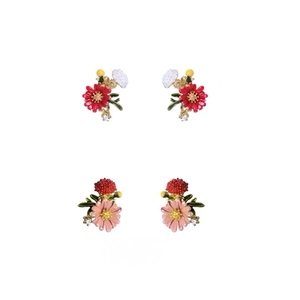 Orecchini a fiore in smalto e argento 925 con motivi di margherite rosse e rosa