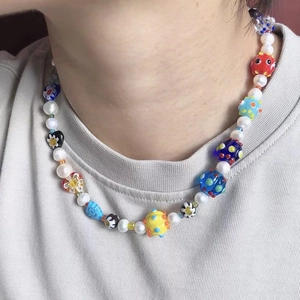 Collier ras du cou fait main en perles de verre Millefiori et perles d'eau douce style Y2K
