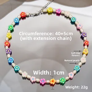 Détail de perles de fleurs colorées et perles naturelles avec chaîne d'extension 40+5cm