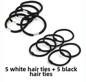 Dettaglio di 10 elastici per capelli neri con connettori in metallo argento e nero