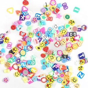 Fette colorate in argilla polimerica per fai-da-te e nail art in varie forme