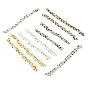 Detailansicht der mehrfarbigen DIY-Verlängerungsketten für Halsketten und Armbänder in HD