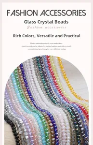 Gros plan de perles rondelles en cristal de verre facetté de diverses couleurs pour bijoux