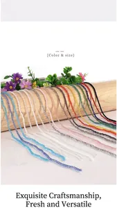 Vue rapprochée de perles de cristal de verre facettées colorées pour bijoux DIY