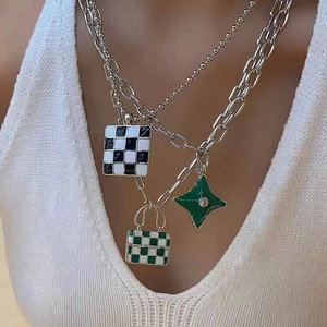 Collar con Colgante de Cuadros Mini Bolso y Estrella en Capas Aleación Diamantes de Imitación Joyería Hip Hop Mujer Accesorio Moda